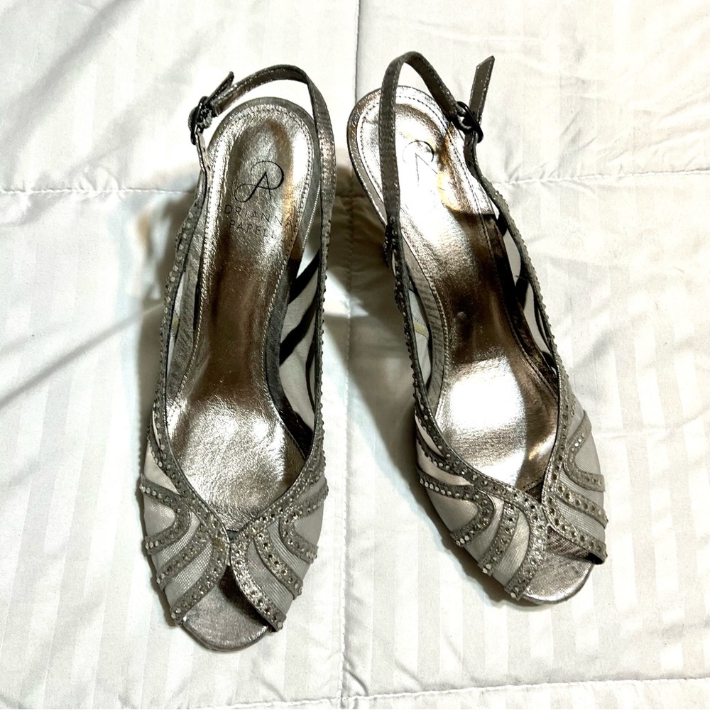Adrianna Papell glittery pumps - size 8M USA (38 EUR)